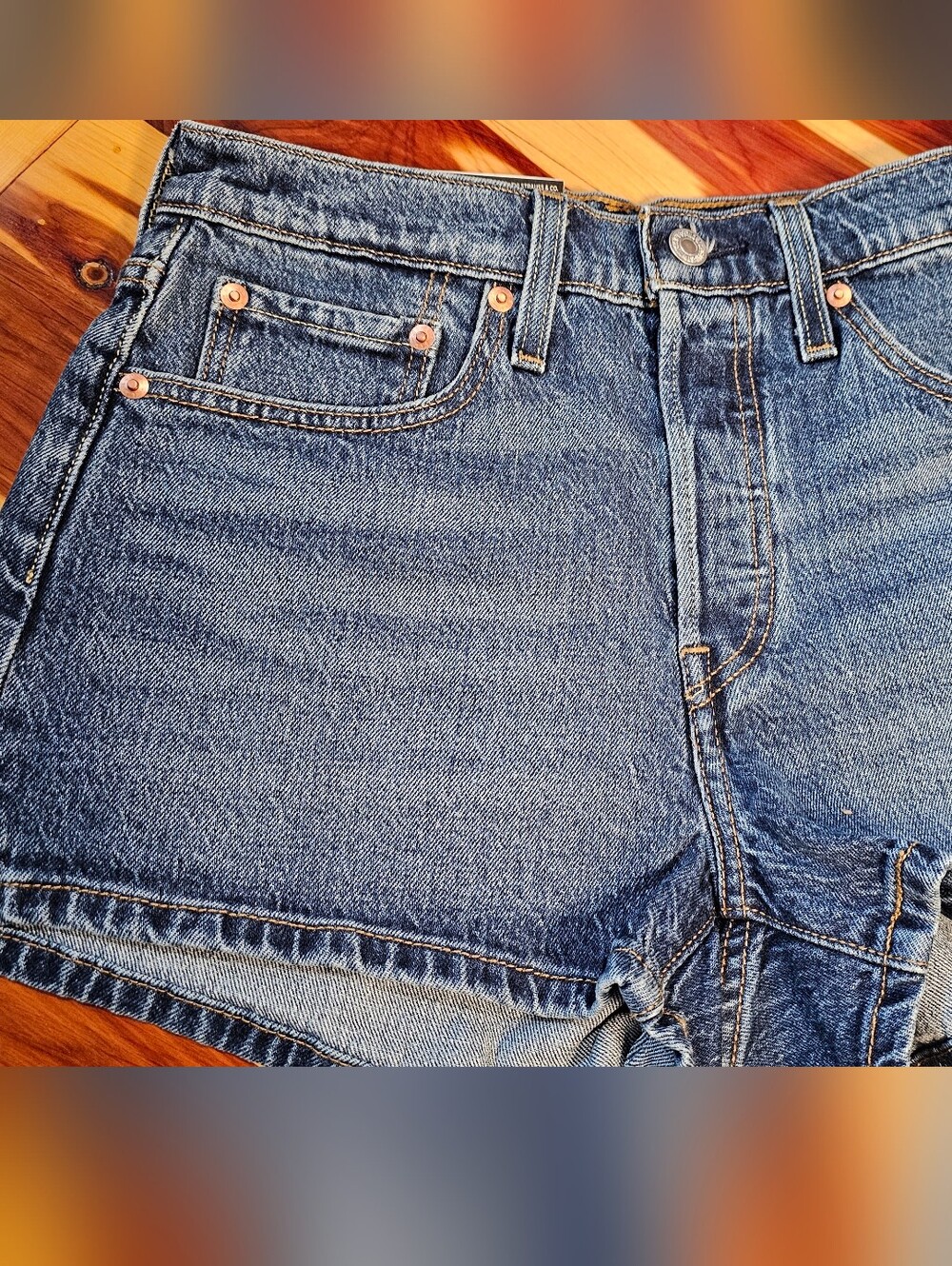 Levi's 501 Original High Rise Denim Shorts NWT Size 27 Medium Wash Jean Shorts